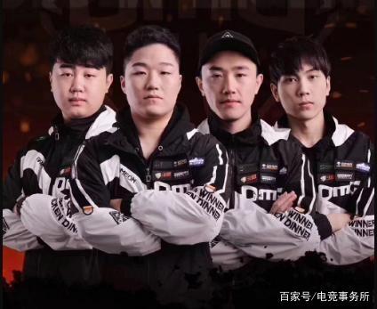 在关注他的