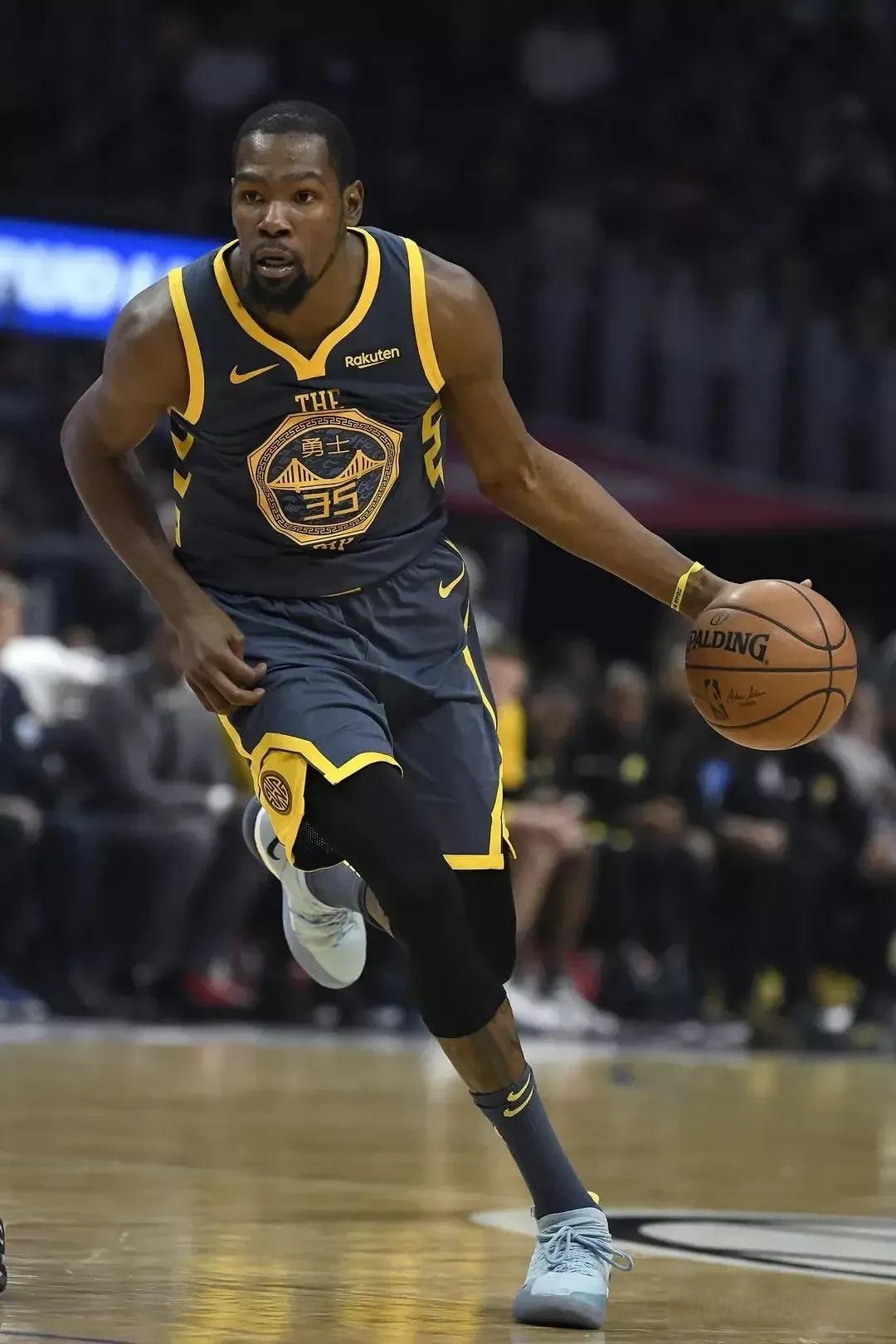 她通过冷静 她通过冷静