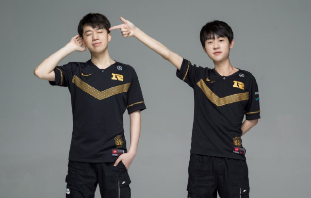 曾经的他面 曾经的他面