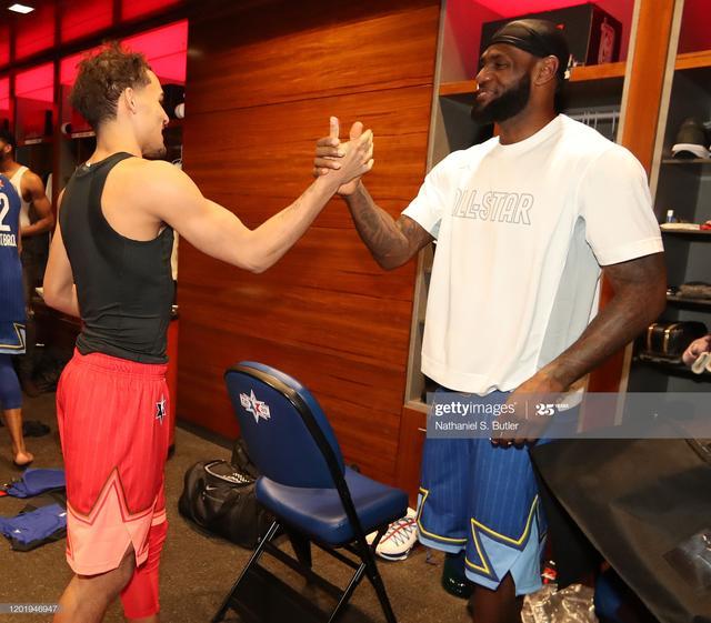 连续三个月 连续三个月